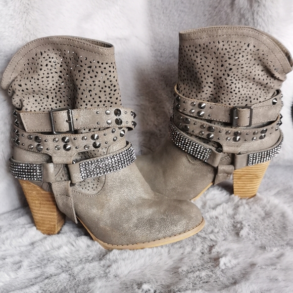 Super Cute Country Chic Boots - Picture 5 of 7